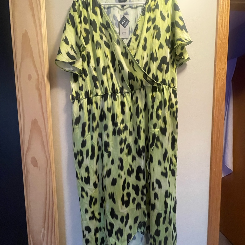 River Island Green and Black Flutter Sleeve Maxi Dress